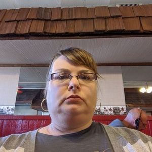 Meet your Posher, Stacy